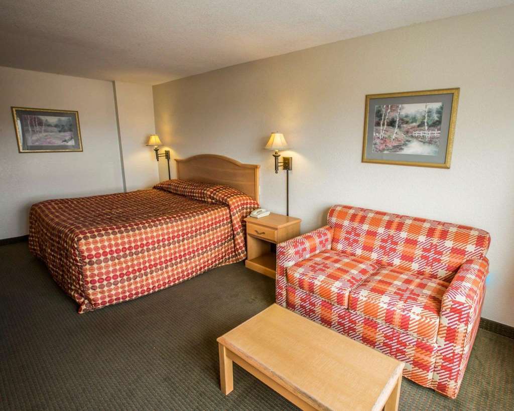 Rodeway Inn & Suites Near Outlet Mall - Asheville Rom bilde