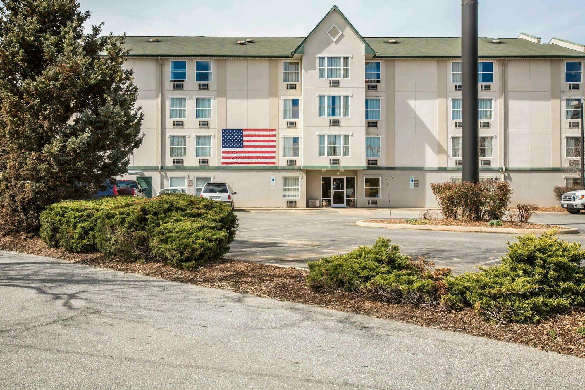 Rodeway Inn & Suites Near Outlet Mall - Asheville Eksteriør bilde