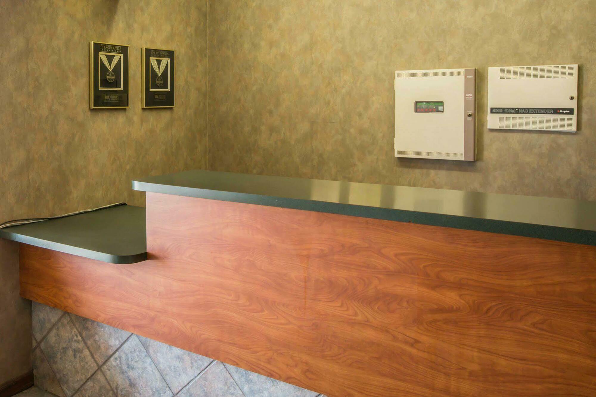 Rodeway Inn & Suites Near Outlet Mall - Asheville Eksteriør bilde