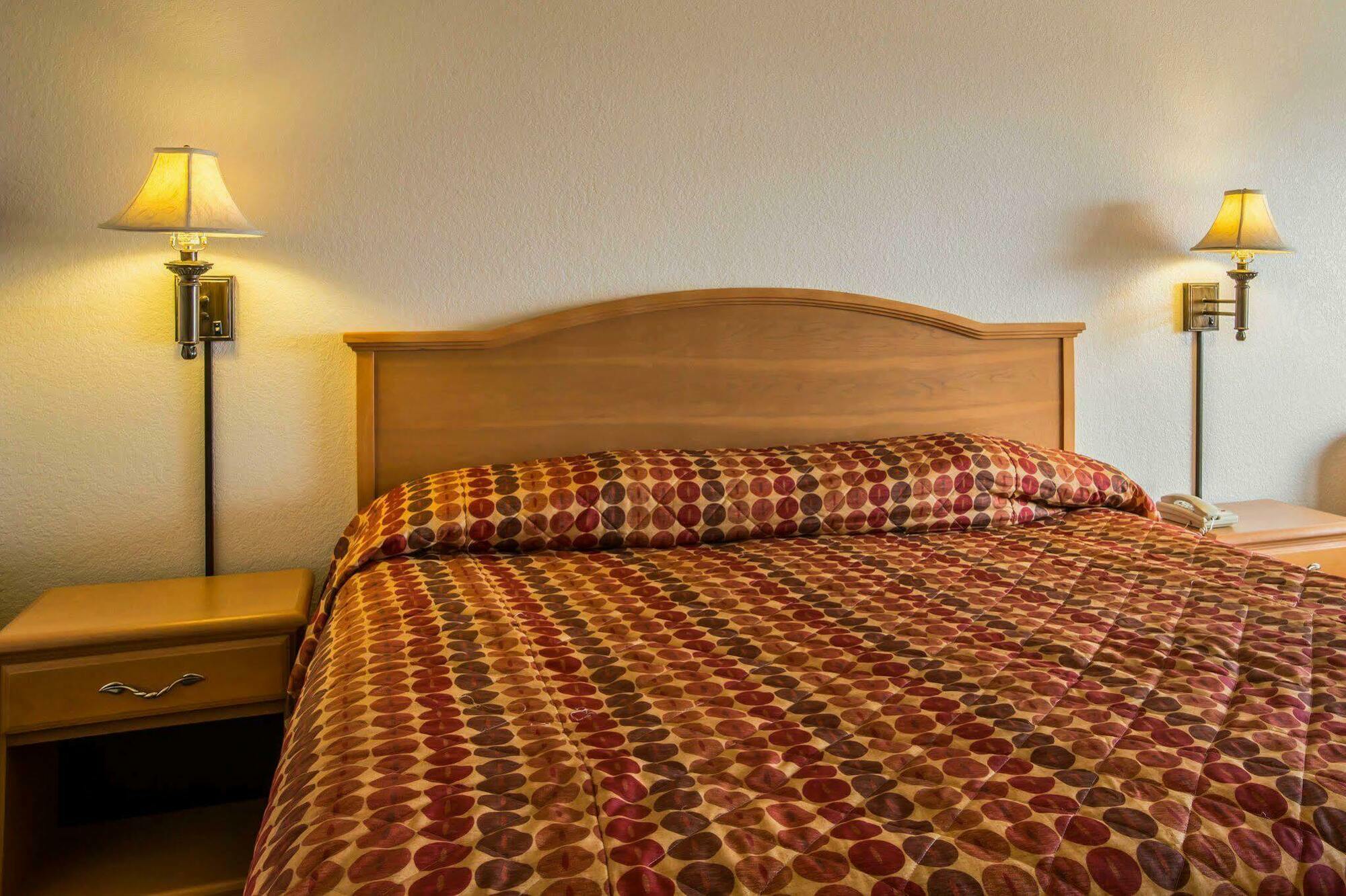 Rodeway Inn & Suites Near Outlet Mall - Asheville Eksteriør bilde