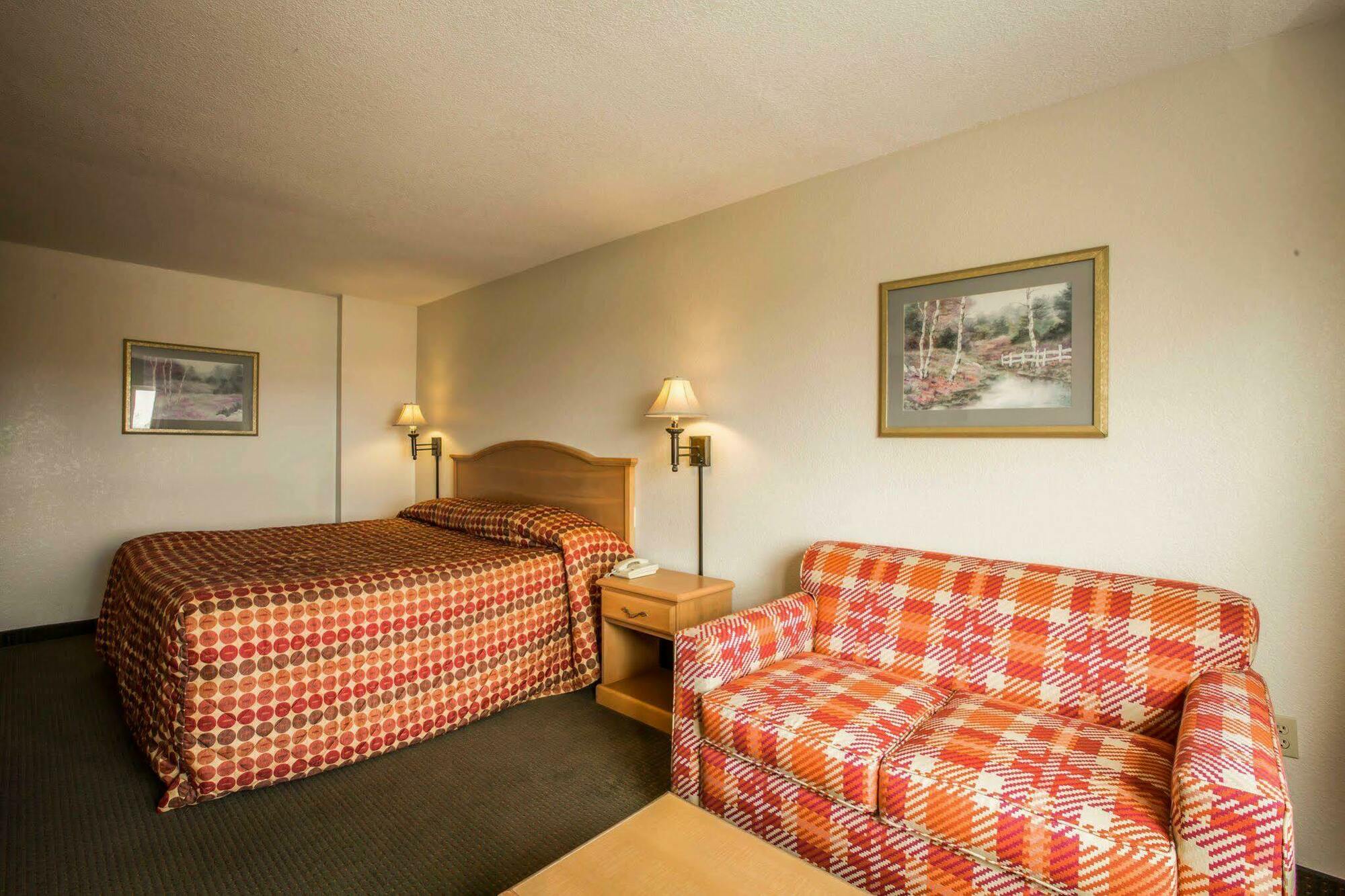 Rodeway Inn & Suites Near Outlet Mall - Asheville Eksteriør bilde